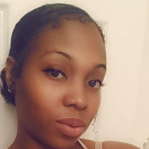 Meet your Posher, Arielle